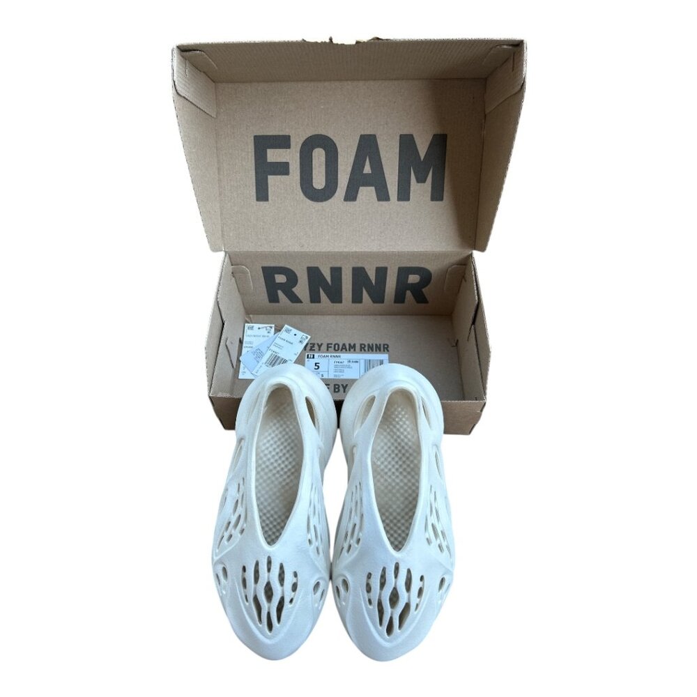 Yeezy Foam Runner "Sand" Size 5
